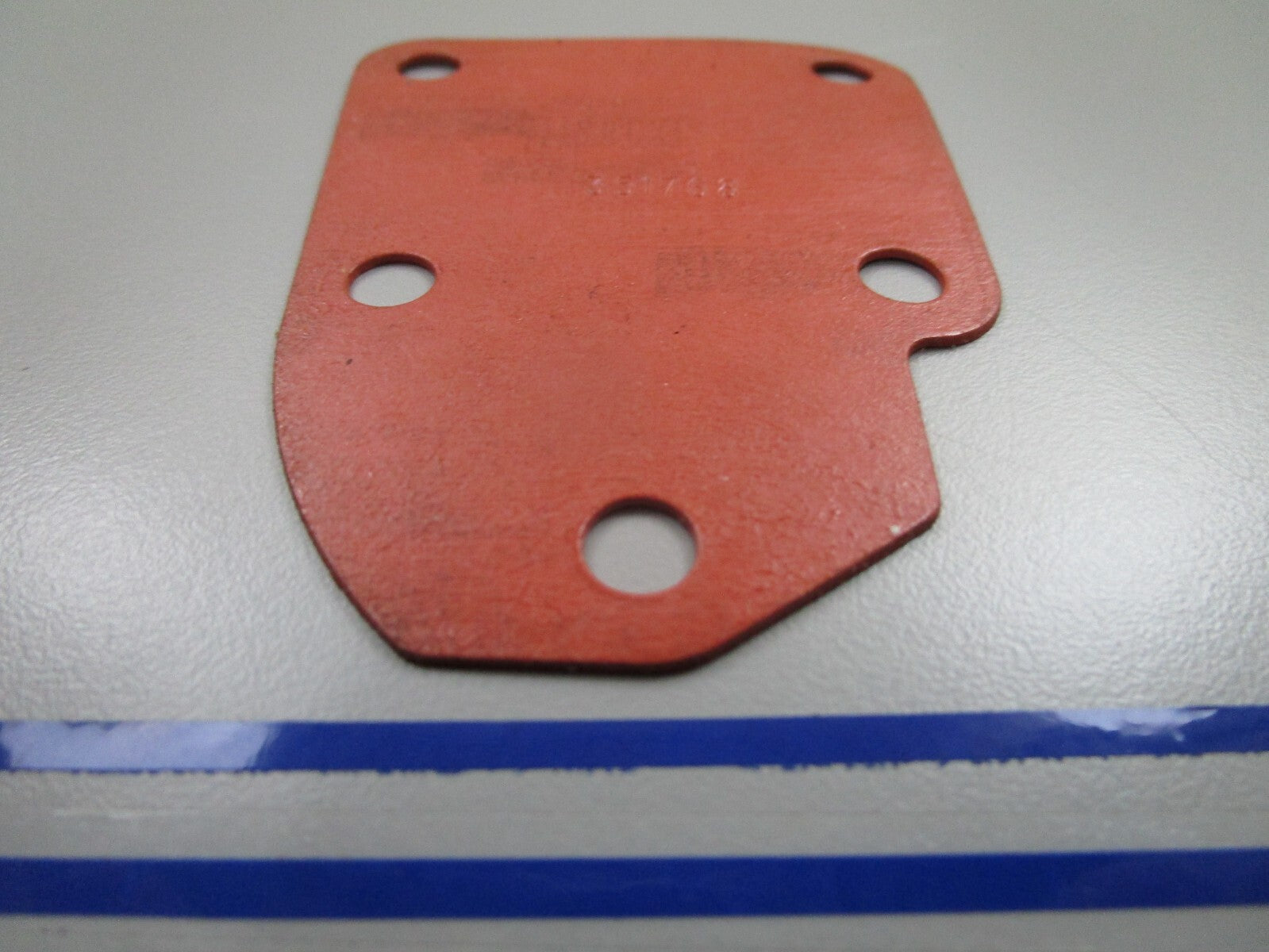 *NEW OEM* 0810 OMC Johnson Evinrude Gasket 351768 0351768