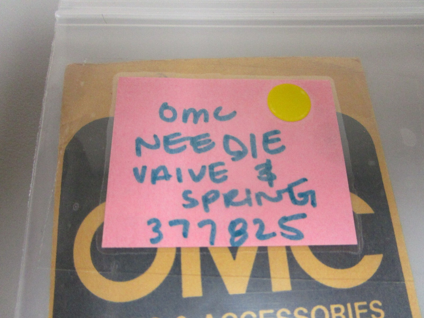 *NEW OEM* 0750 OMC Johnson Evinrude  NEEDLE VALVE & SPRING 377825 0377825