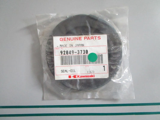 NEW OEM 92049-3730 Kawasaki Oil Seal 0820