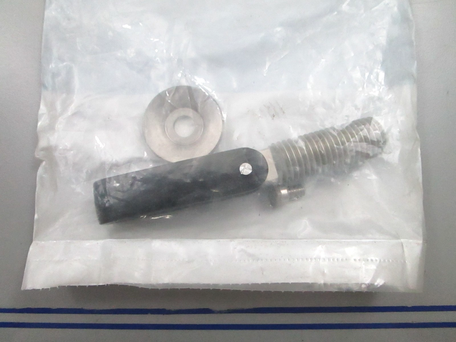 *NEW OEM* 0810 OMC Johnson Evinrude Clamp Screw Kit 388052 0388052