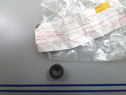 *NEW OEM* 0810 Volvo Penta Bushing 3861035