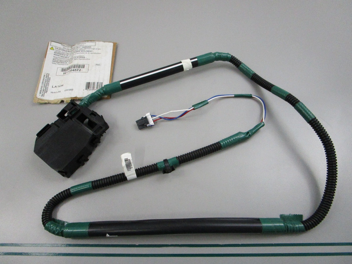 NEW OEM W11394572 Whirlpool Latch 0810