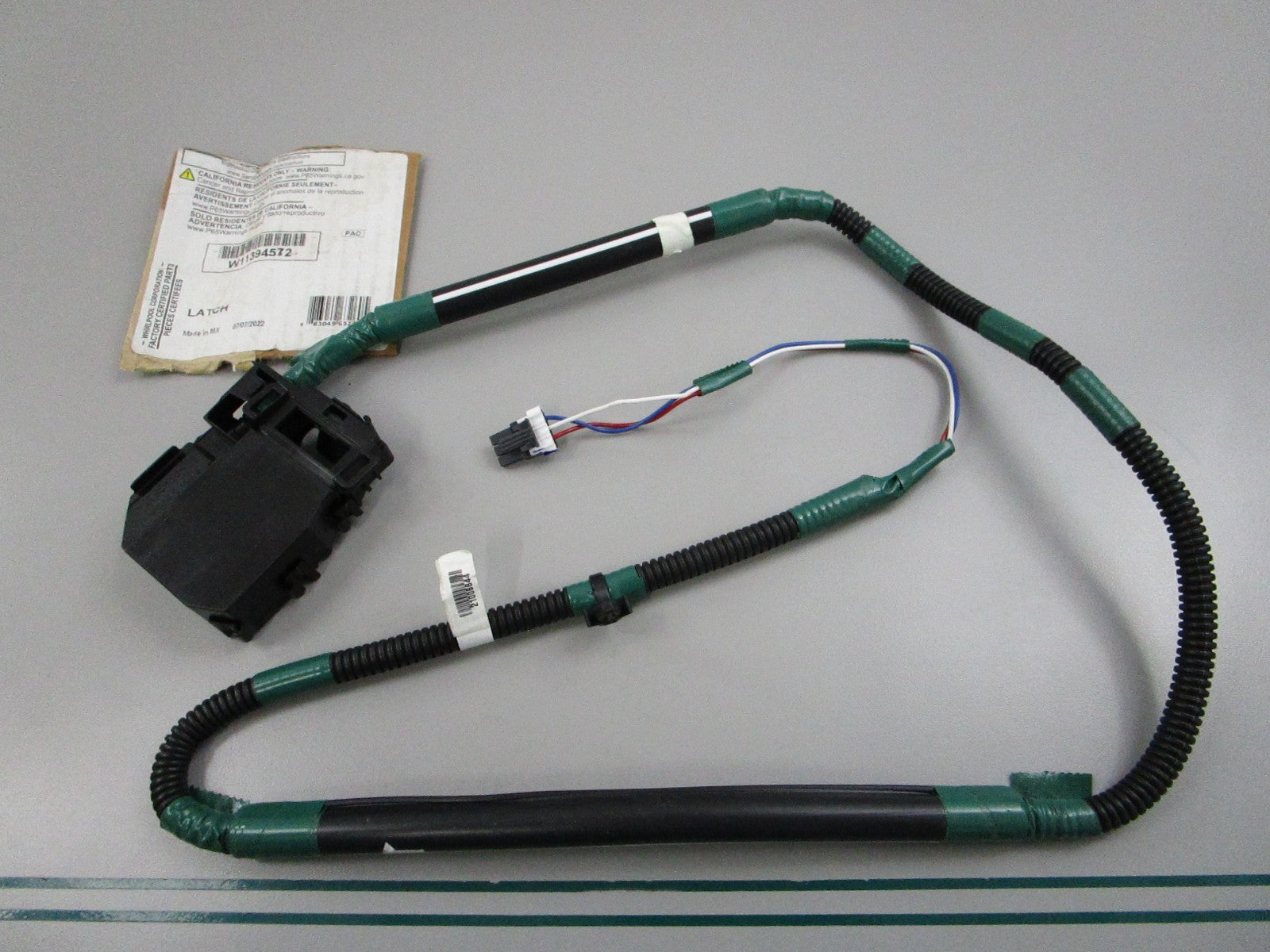 NEW OEM W11394572 Whirlpool Latch 0810