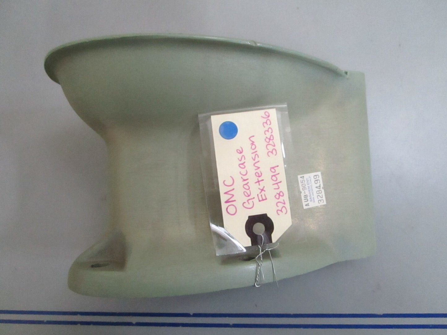 *NEW OEM* 0820 OMC Johnson Evinrude Gearcase Extension 328499 0328499 328336