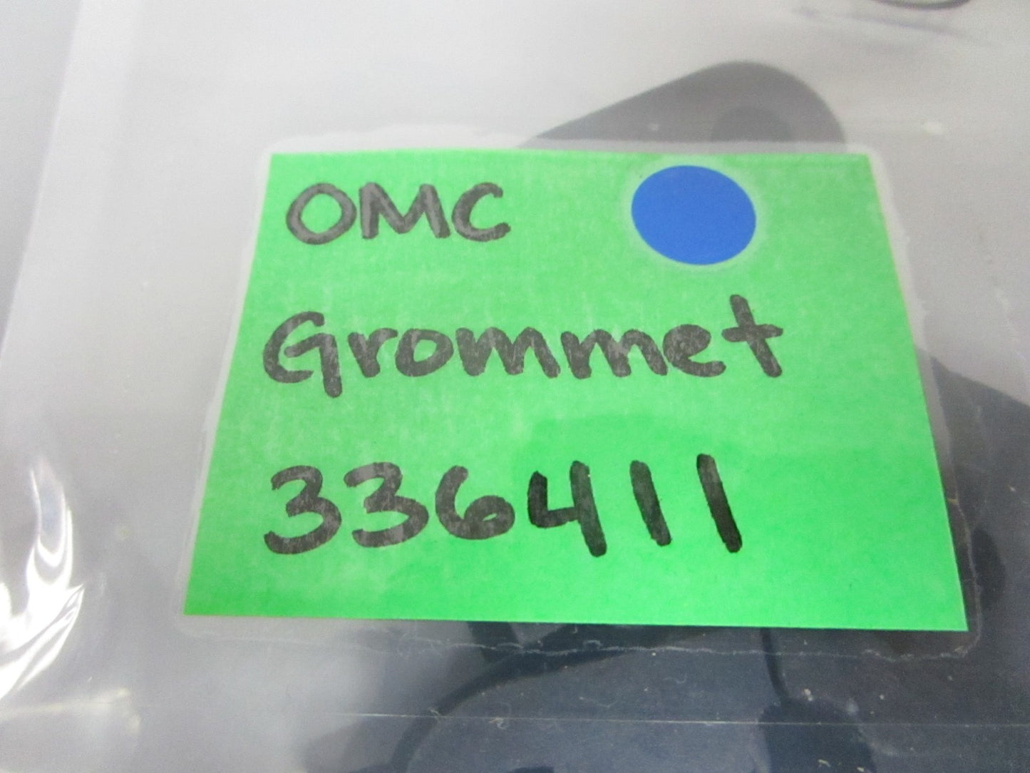 *NEW OEM* 0810 OMC Johnson Evinrude Grommet 336411 0336411