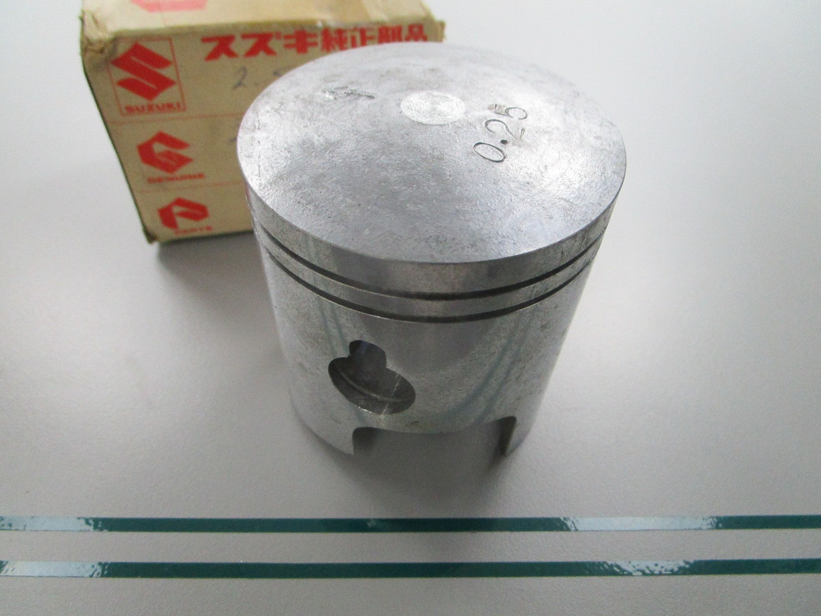 NEW OEM 12110-93002-025 Suzuki Piston 0810