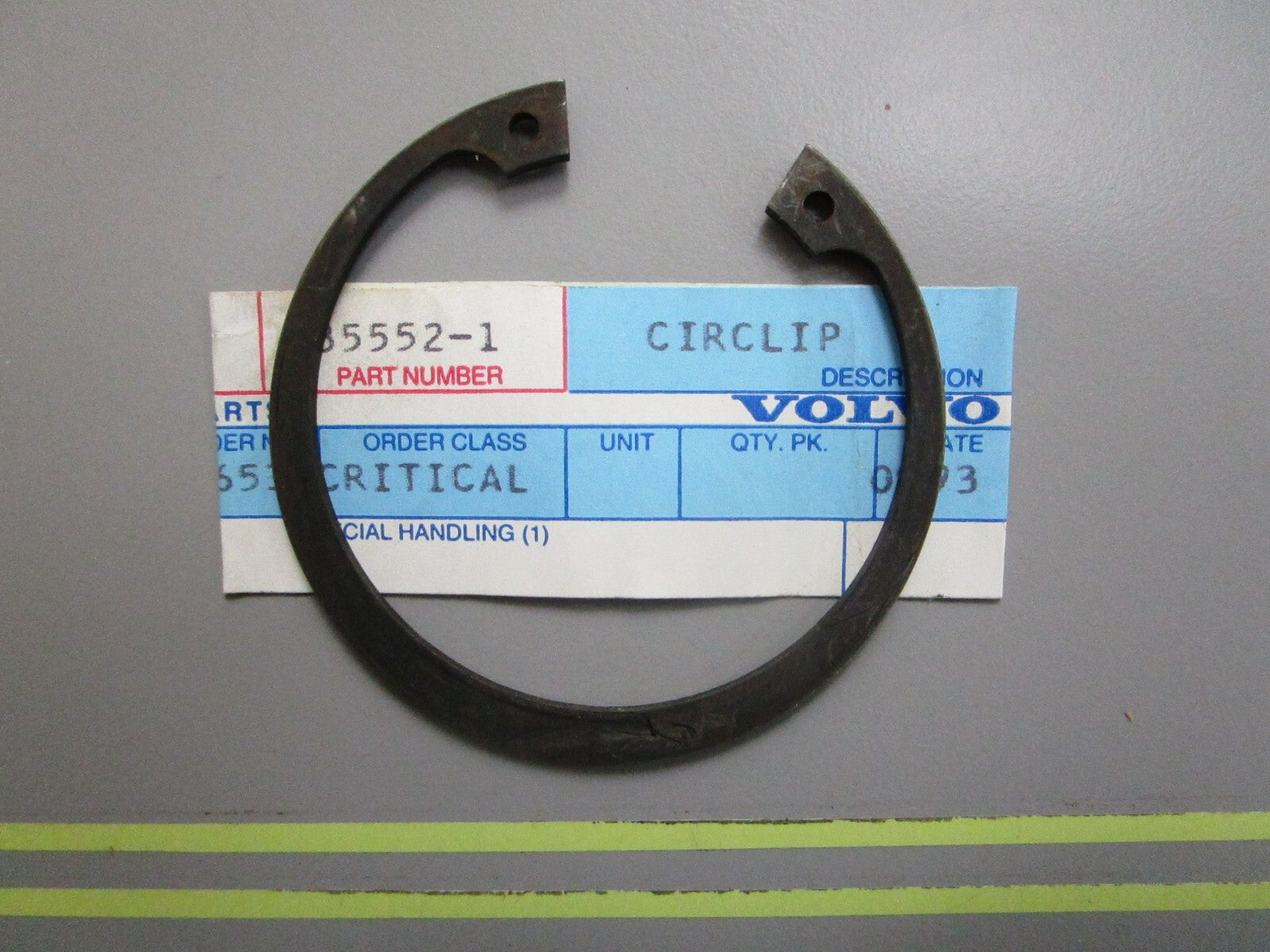 *NEW OEM* 0820 Volvo Penta Snap Ring 835552