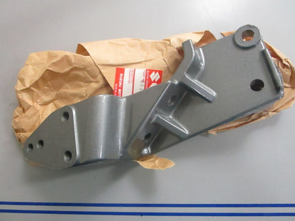 *NEW OEM* 0820 Suzuki STBD Tilt Cylinder Bracket 48111-94402-0ED