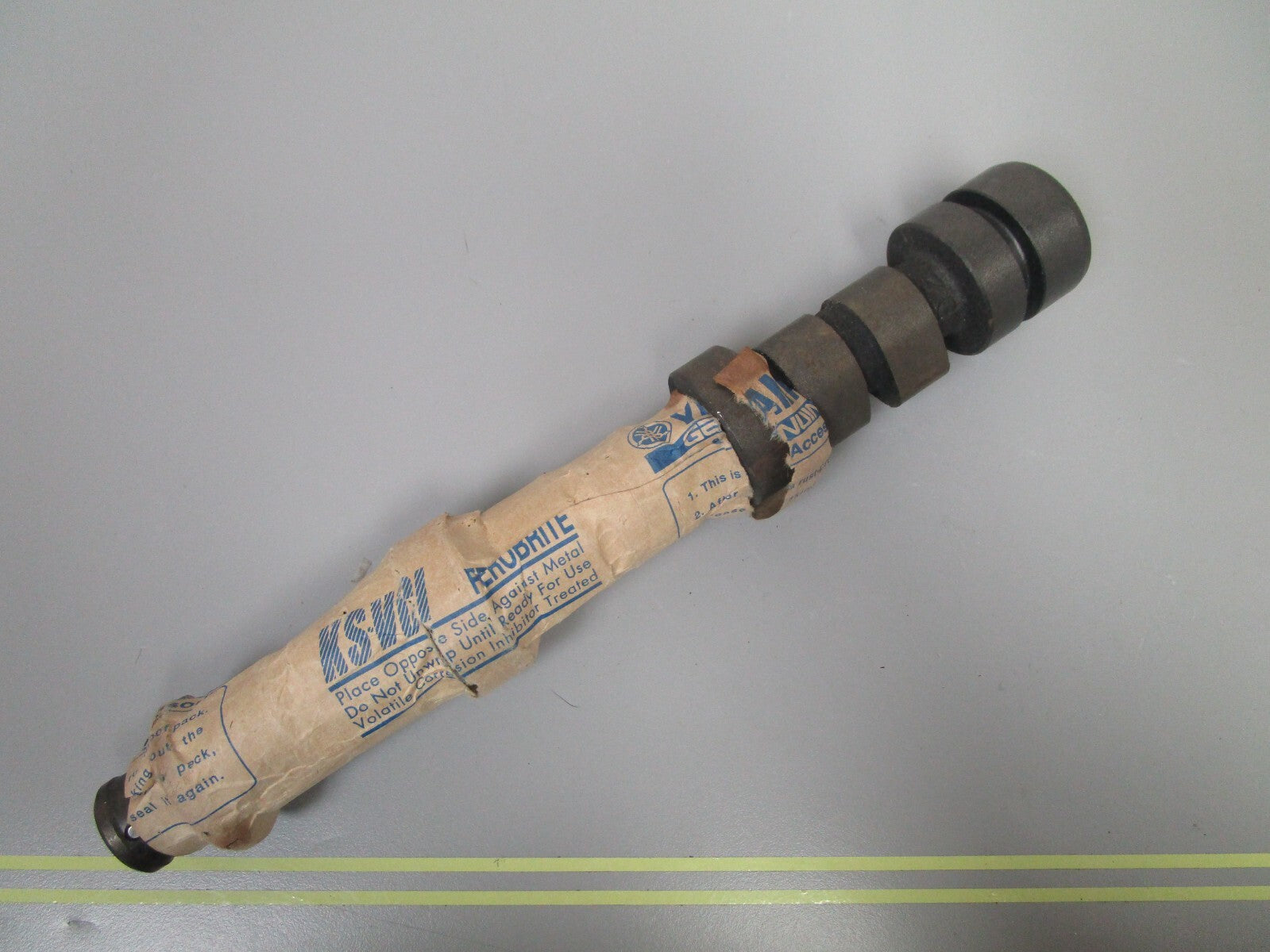 *NEW OEM* 0720 Yamaha 30 40 hp 2000 - 2006 Camshaft 67C-12170-11-00