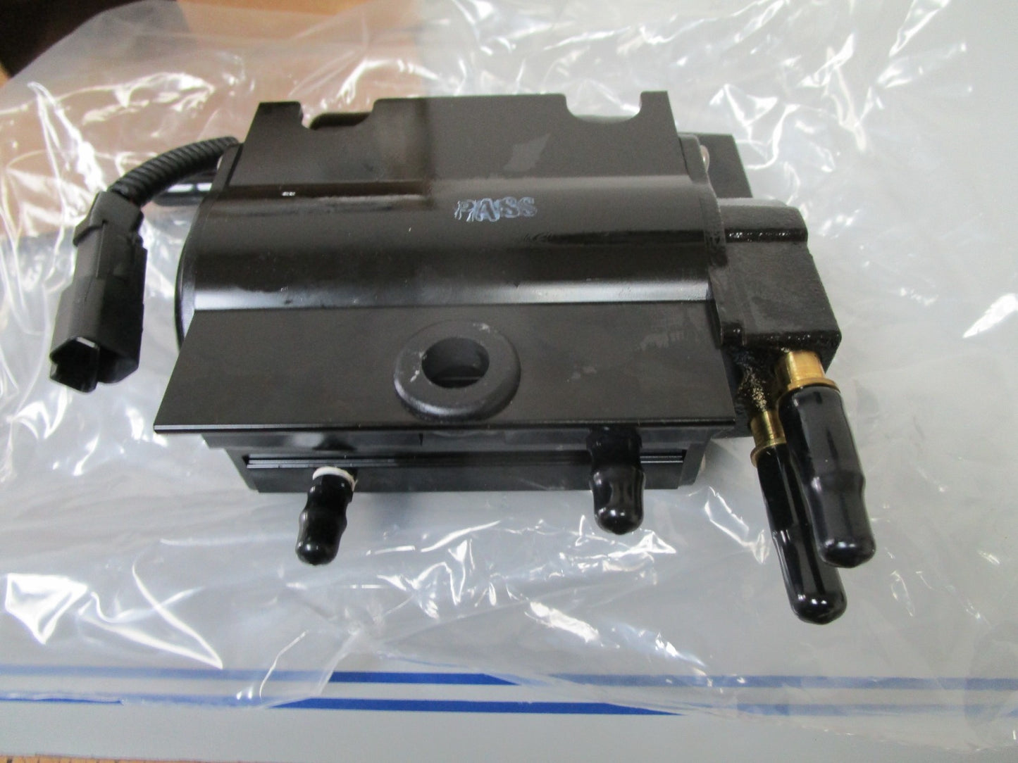 *NEW OEM* 0720 Johnson Evinrude 01'- 06' Vapor Separator & Fuel Pump Ay 5004428
