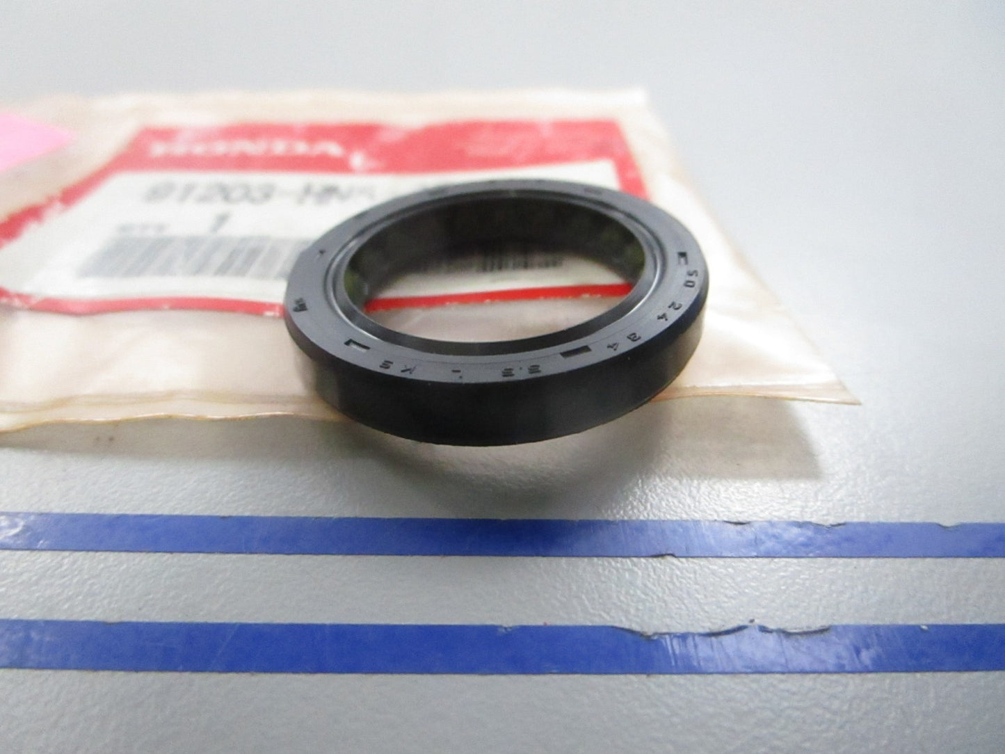 NEW OEM 91203-HN5-671 Honda Oil Seal 0810
