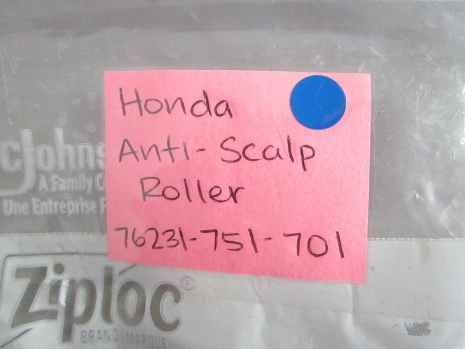 NEW OEM 76231-751-701 Honda Anti-Scalp Roller 0820