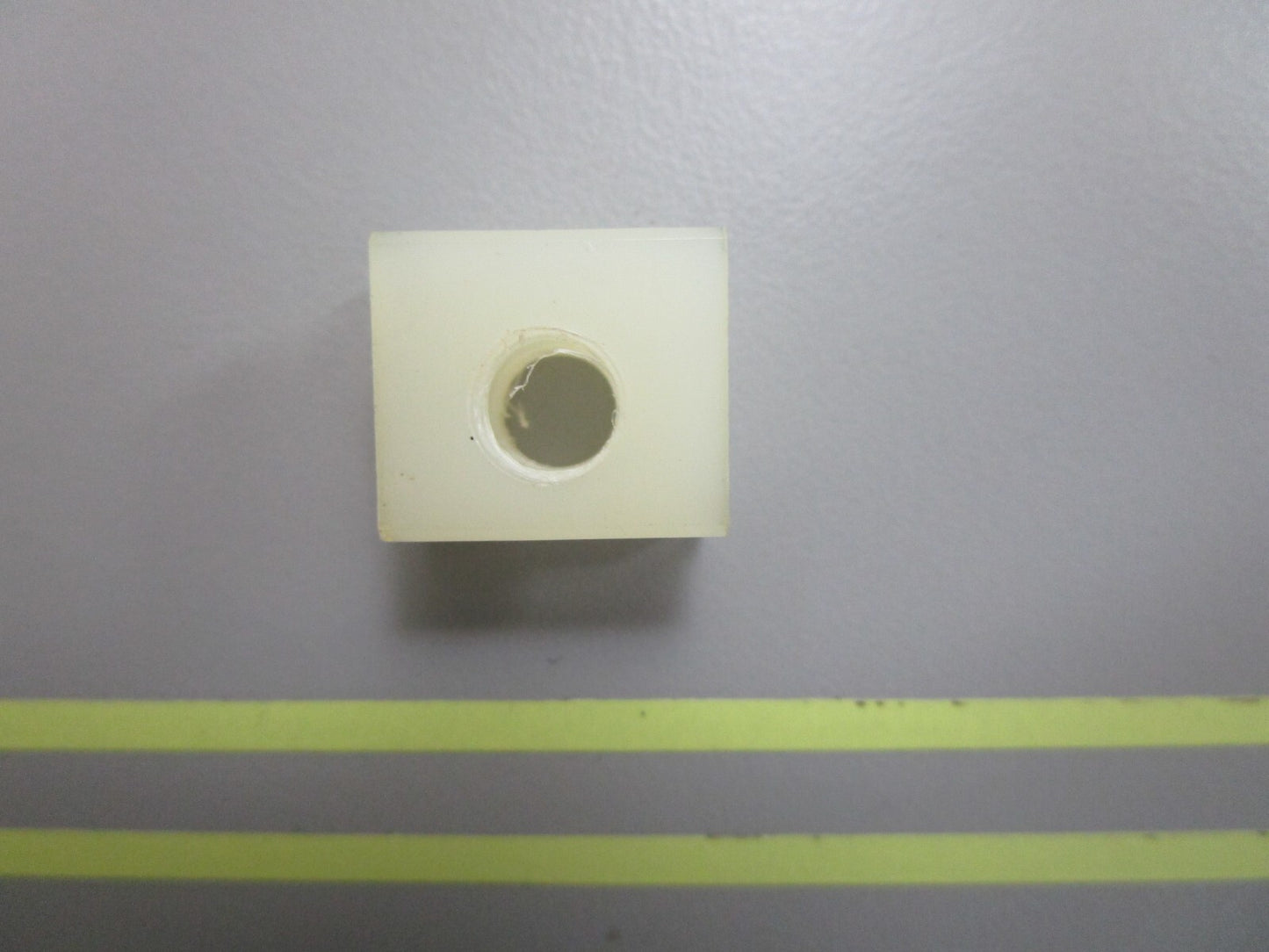 *NEW OEM* 0810 OMC Johnson Evinrude Retainer 308051