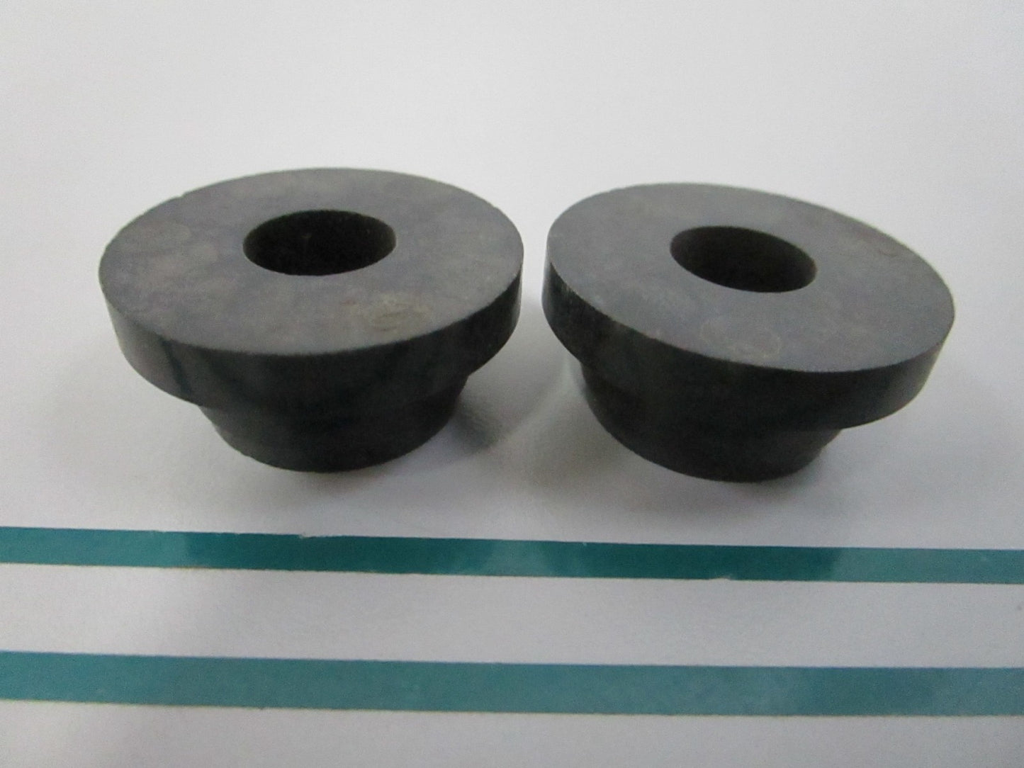 NEW OEM (LOT OF 2) 316621 0316621 OMC Johnson Evinrude Prop Clutch Bushing 0810