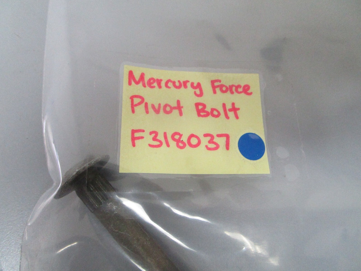 *NEW OEM* 0770 Mercury Force Pivot Bolt F318037