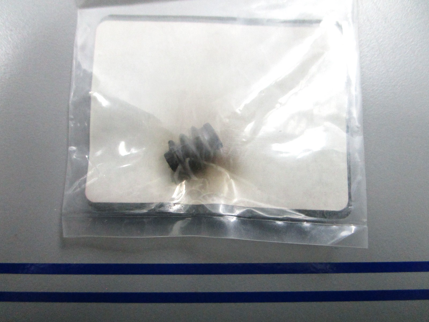 *NEW OEM* 0810 OMC Johnson Evinrude Cap 5033091