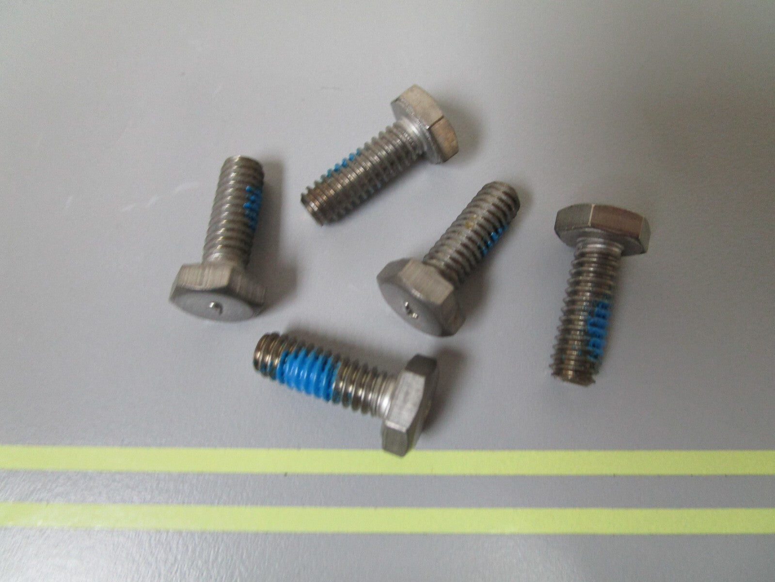 *NEW OEM* (LOT OF 5) 0810 OMC Johnson Evinrude Screw 328695 0328695