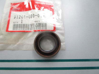 NEW OEM 91201-030-033 Honda Oil Seal 0810