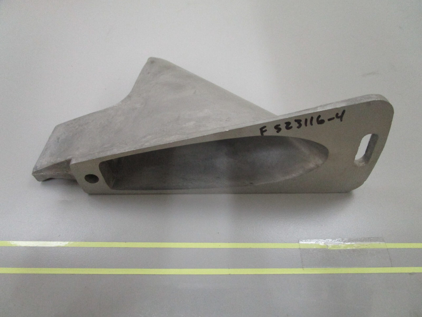 *NEW OEM* 0810 Mercury Quicksilver Snout F523116-4