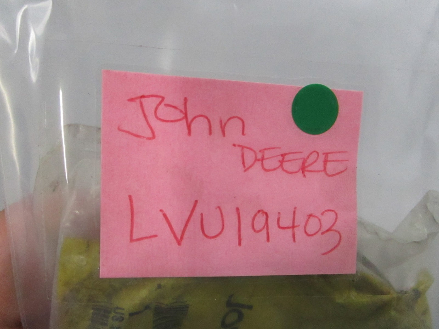John Deere NEW OEM Plug LVU19403 3320 3520 3720 4200 4300 4400 4700 NOS 0810