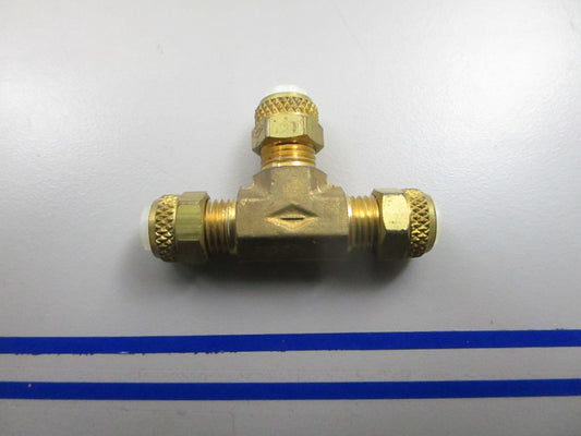 *NEW OEM* 0810 Mercury Quicksilver Fitting 22-16389