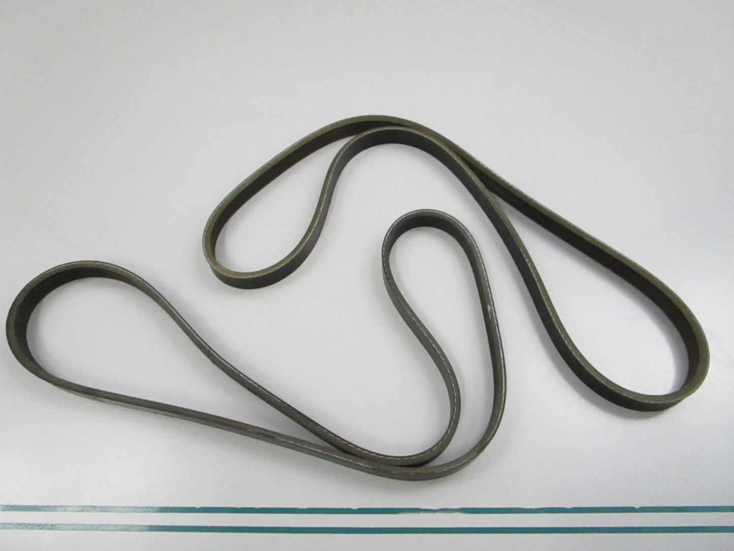 Gates NEW Micro-V Serpentine Belt K040382 4-Rib 38.75" (LOT OF 2) 0810