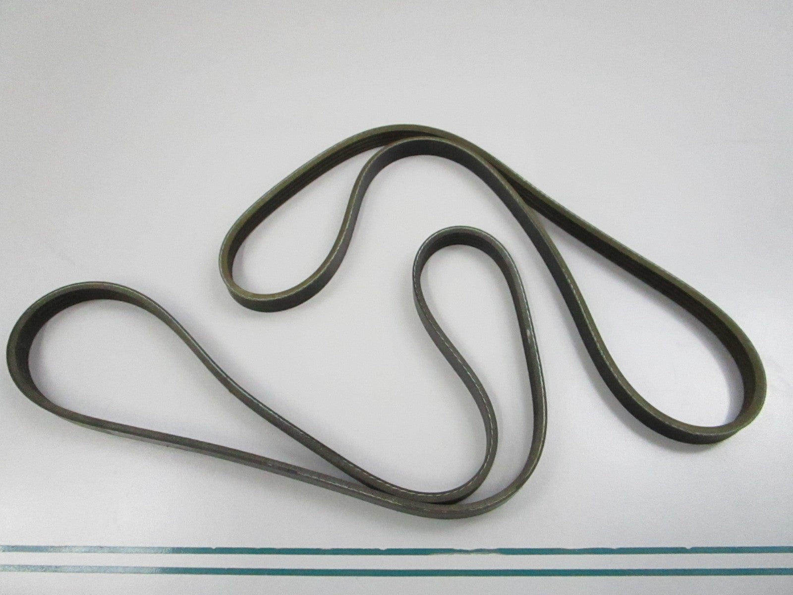 Gates NEW Micro-V Serpentine Belt K040382 4-Rib 38.75" (LOT OF 2) 0810