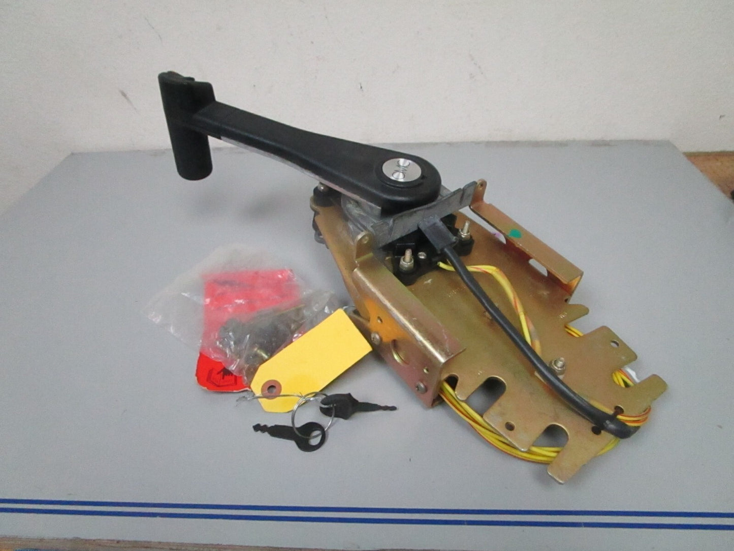 *NEW OEM* 0720 Johnson Evinrude 92'-99' Top Mount Remote Control & Trim 175257