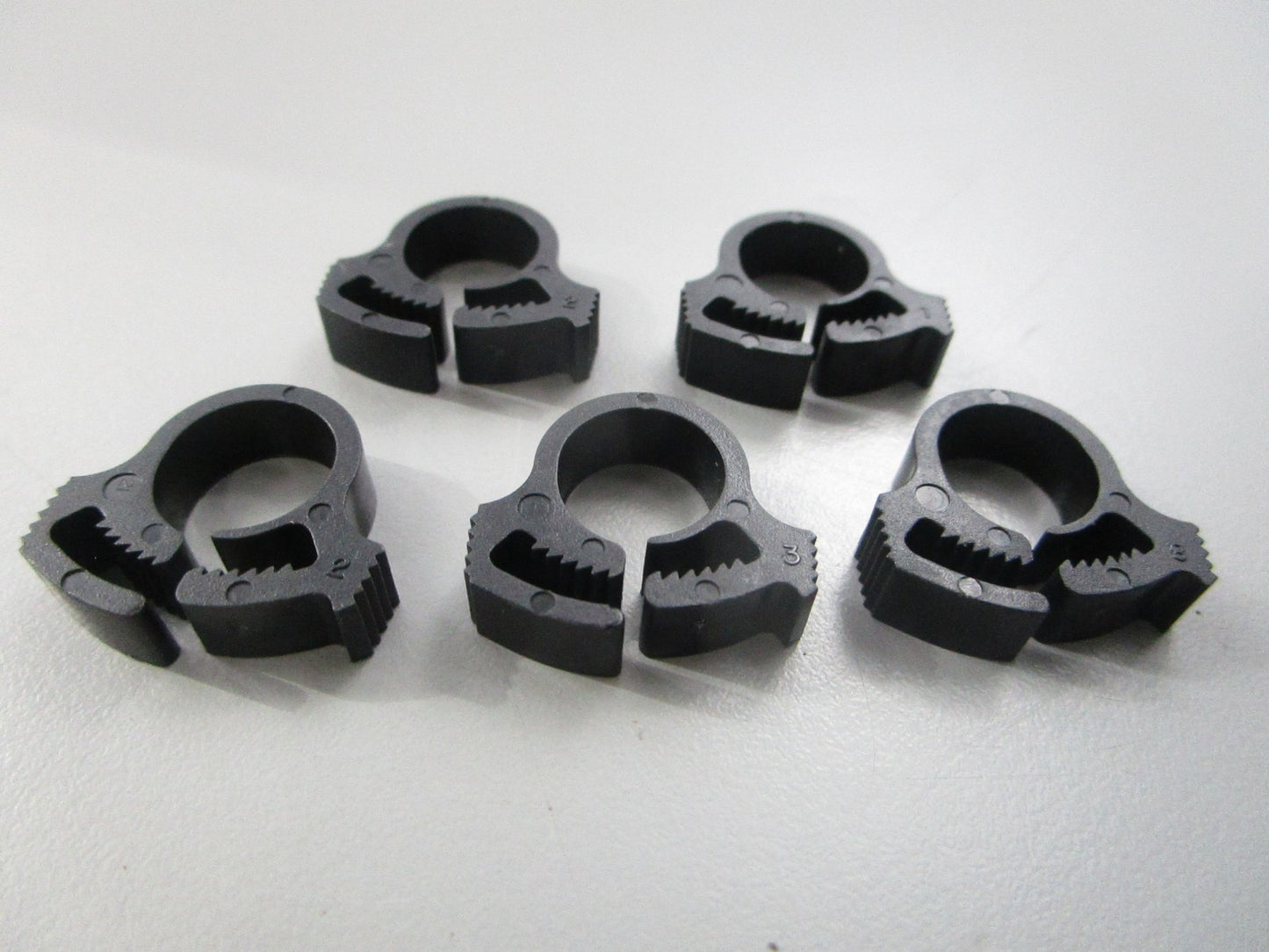 NEW OEM (LOT OF 5) 322653 0322653 OMC Johnson Evinrude Snap Clamp 0810