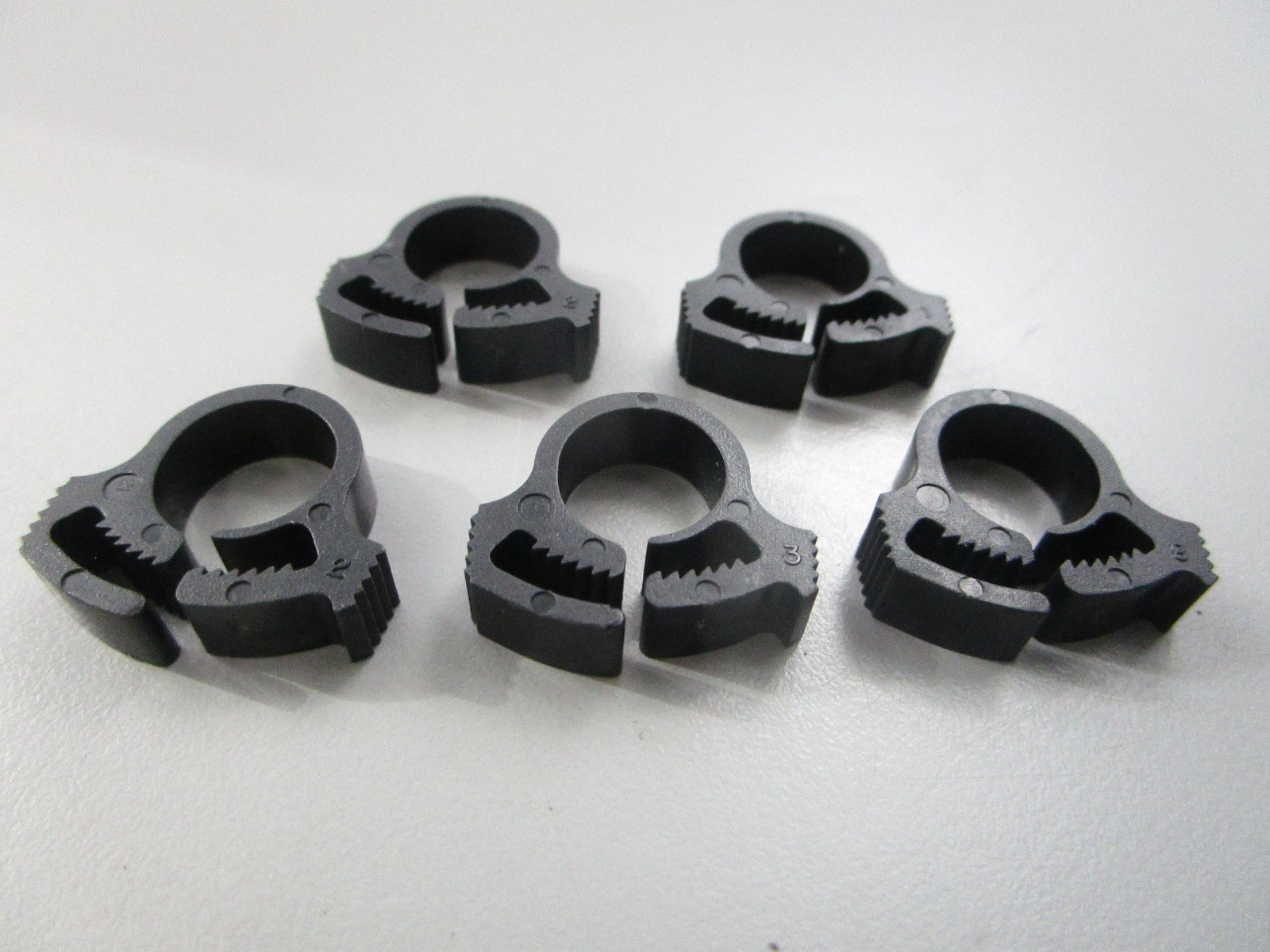 NEW OEM (LOT OF 5) 322653 0322653 OMC Johnson Evinrude Snap Clamp 0810