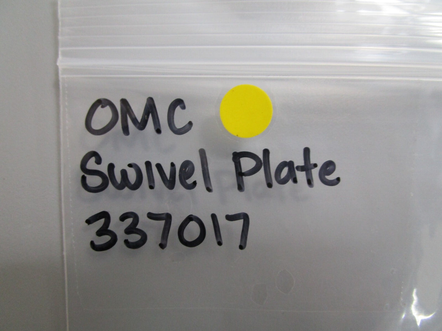*NEW OEM* 0810 OMC Johnson Evinrude Swivel Plate 337017 0337017