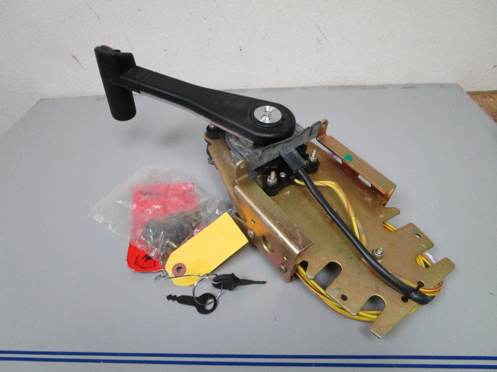 *NEW OEM* 0720 Johnson Evinrude 92'-99' Top Mount Remote Control & Trim 175257