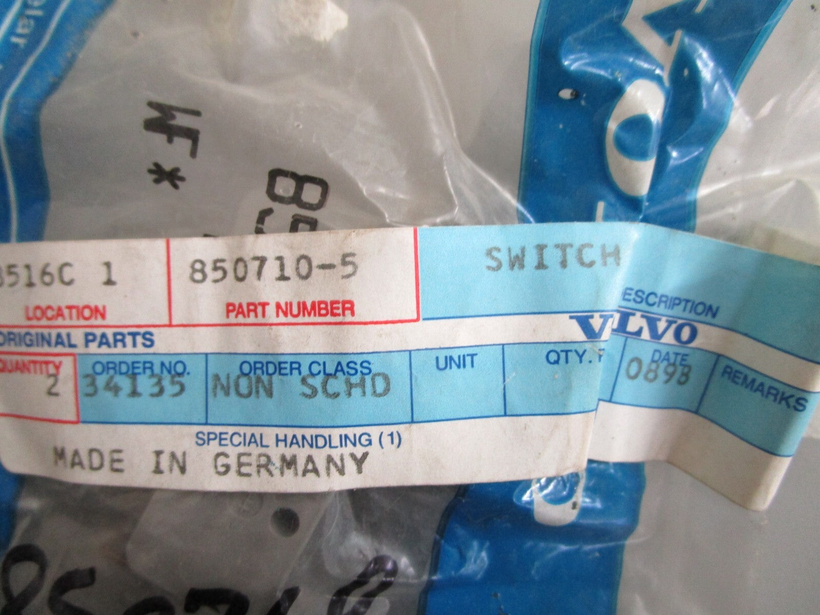 *NEW OEM* 0820 Volvo Penta Switch 850710