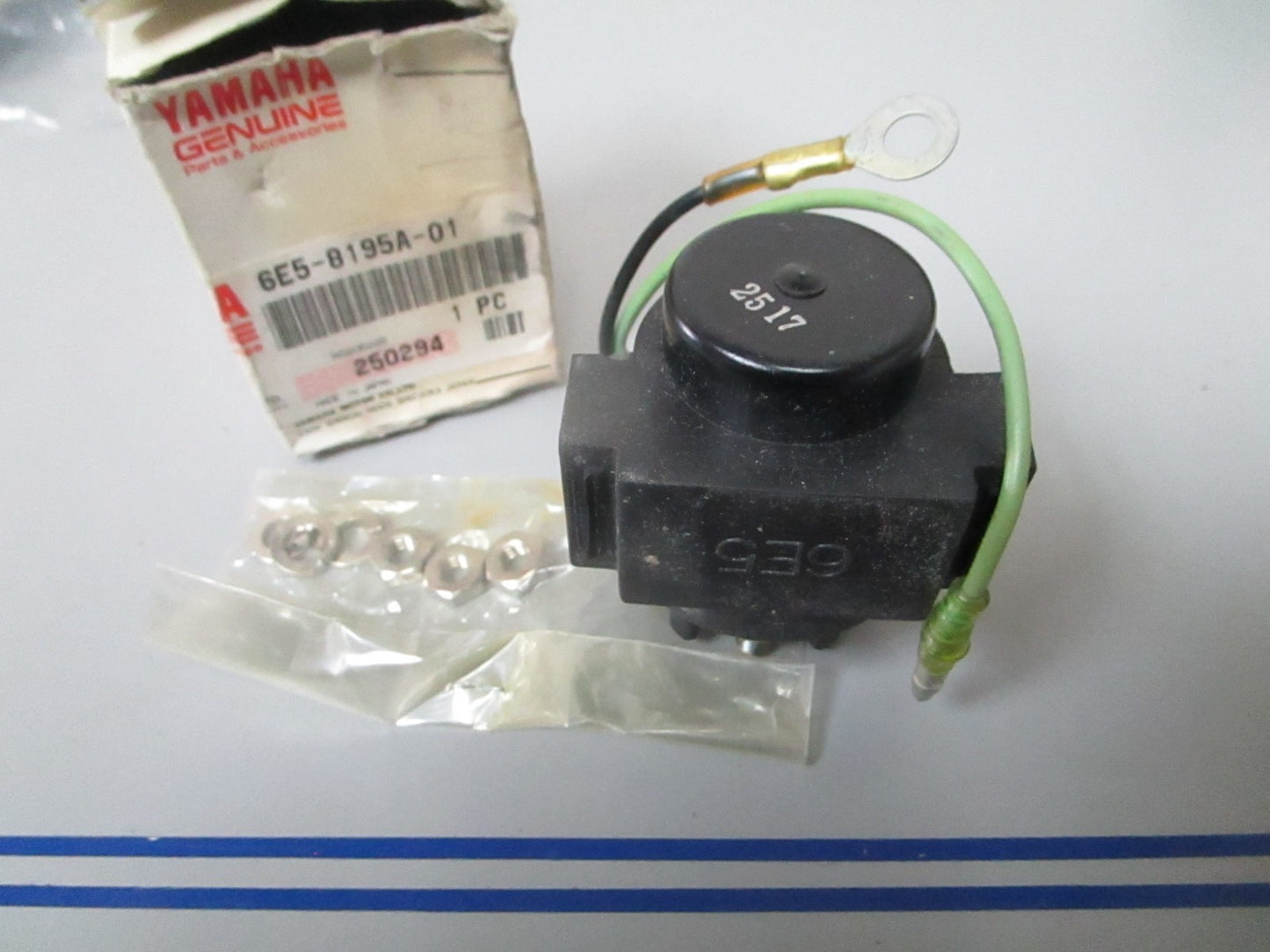 *NEW OEM* 0720 Yamaha Relay Assembly 6E5-8195A-01-00