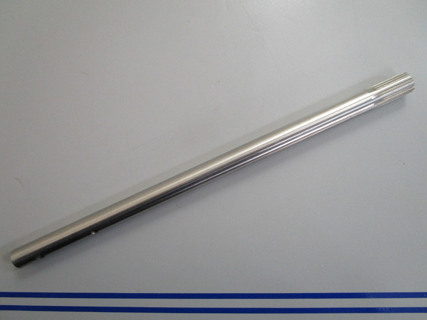 *NEW OEM* 0810 OMC Johnson Evinrude Drive Shaft 205575 0205575