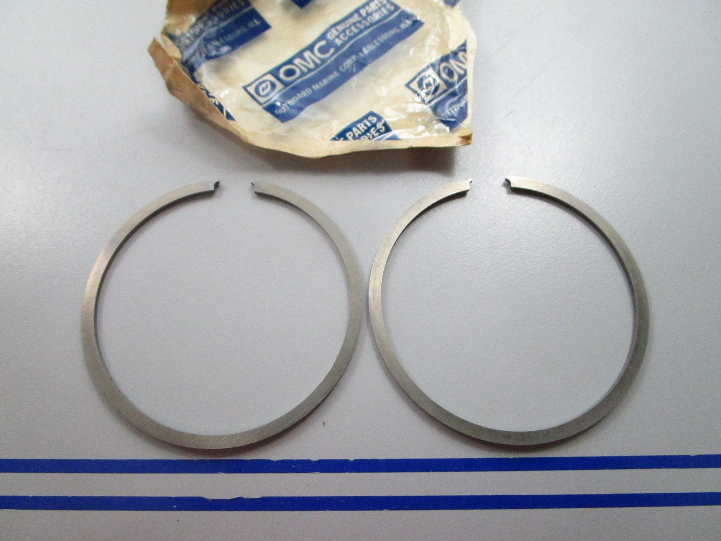 NEW OEM 383473 0383473 OMC Johnson Evinrude 2 Ring Set 0810