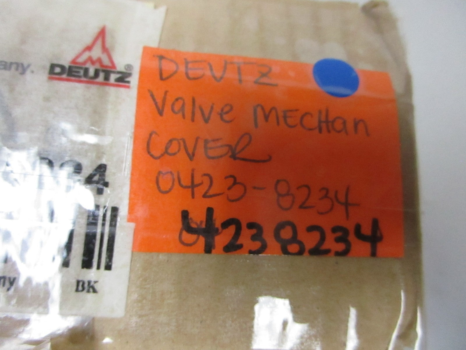 *NEW OEM* 0720 Deutz Valve Mechan Cover 0423-8234