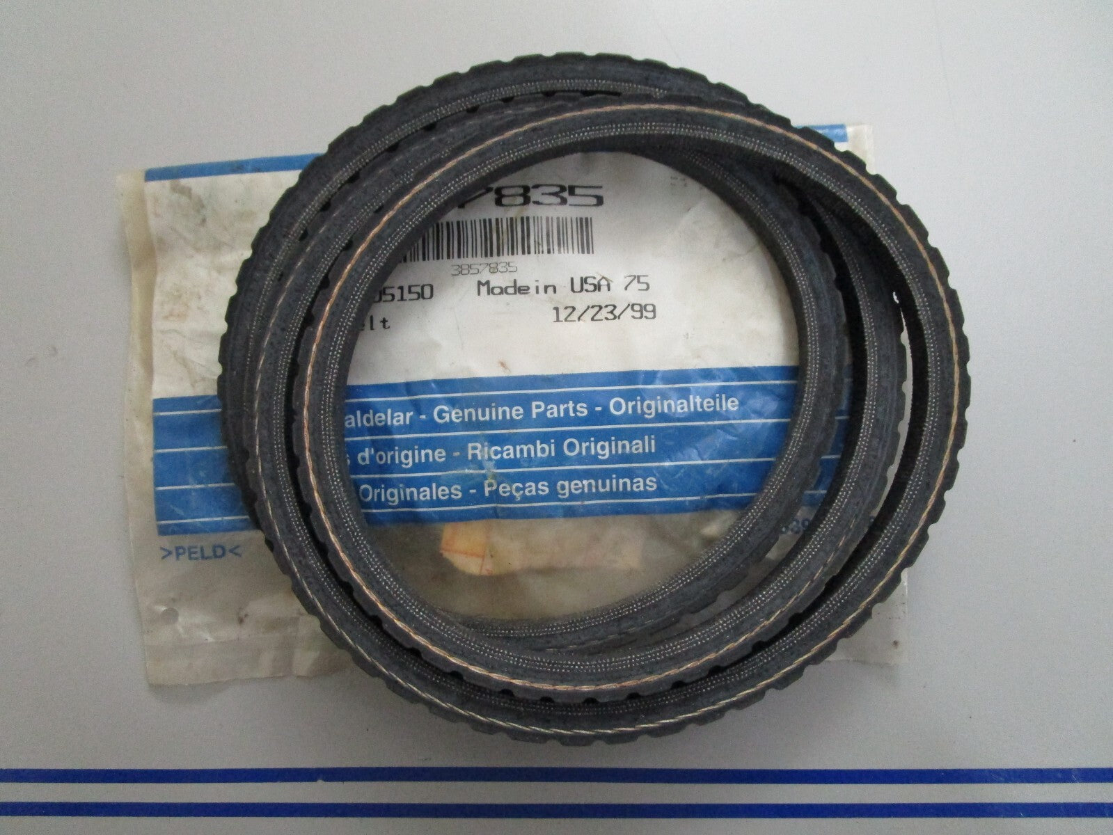 *NEW OEM* 0820 Volvo Penta V-Belt 3857835