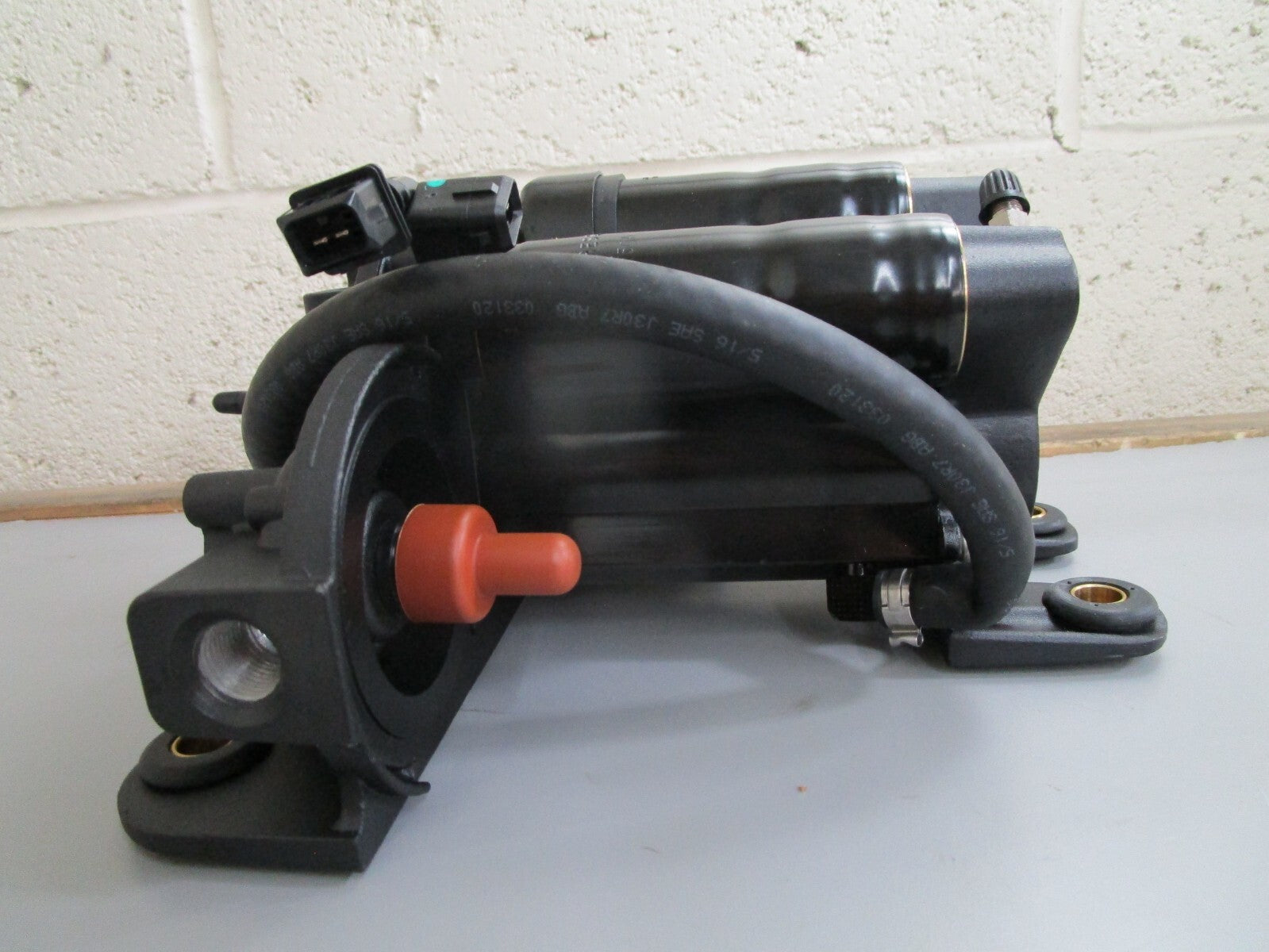 *NEW OEM* 0820 Volvo Penta Fuel Pump Assy 23306459