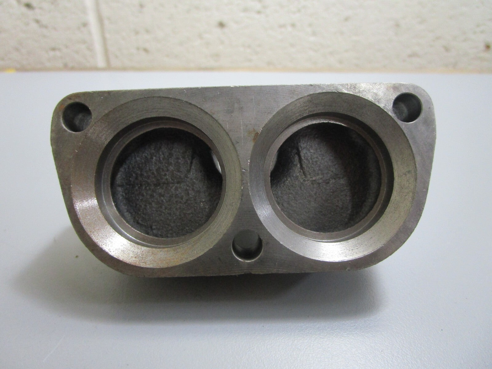 *NEW OEM* 0820 Volvo Penta End Cover 850742