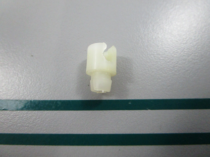 NEW OEM 313329 0313329 OMC Johnson Evinrude Retainer 0810