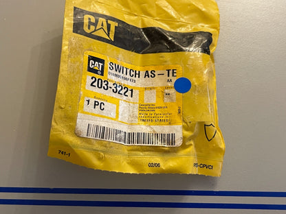 NEW OEM 203-3221 CAT Caterpillar Temperature Switch Assembly 0720