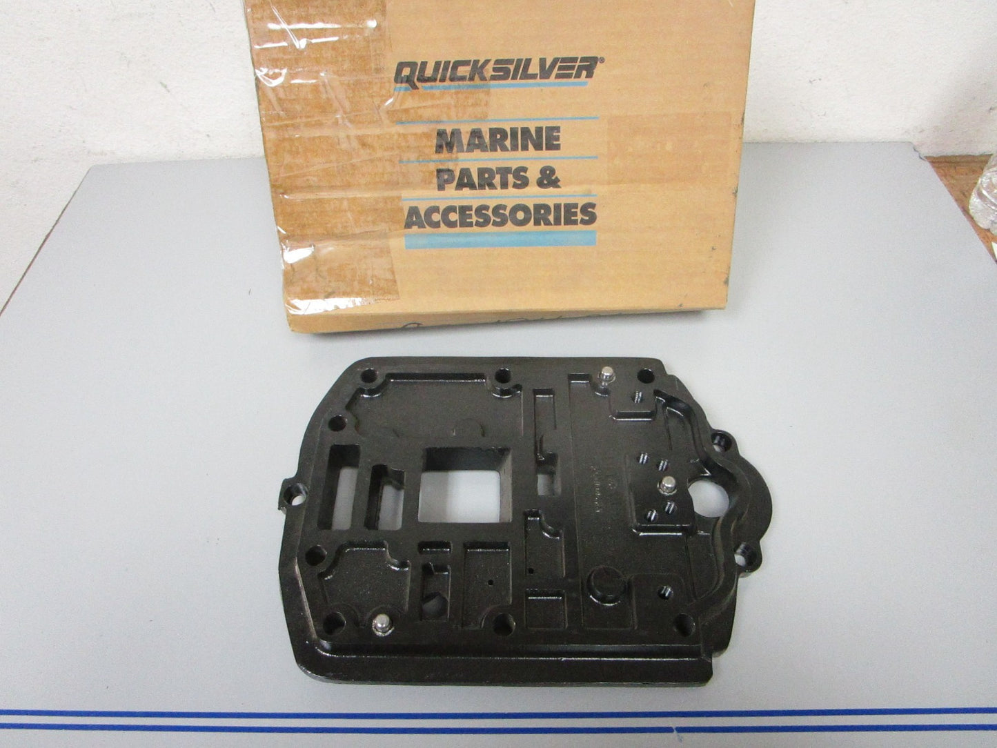NEW OEM 820194A1 Mercury Force 90 120 hp 1995 1996 1997 Exhaust Plate 0720