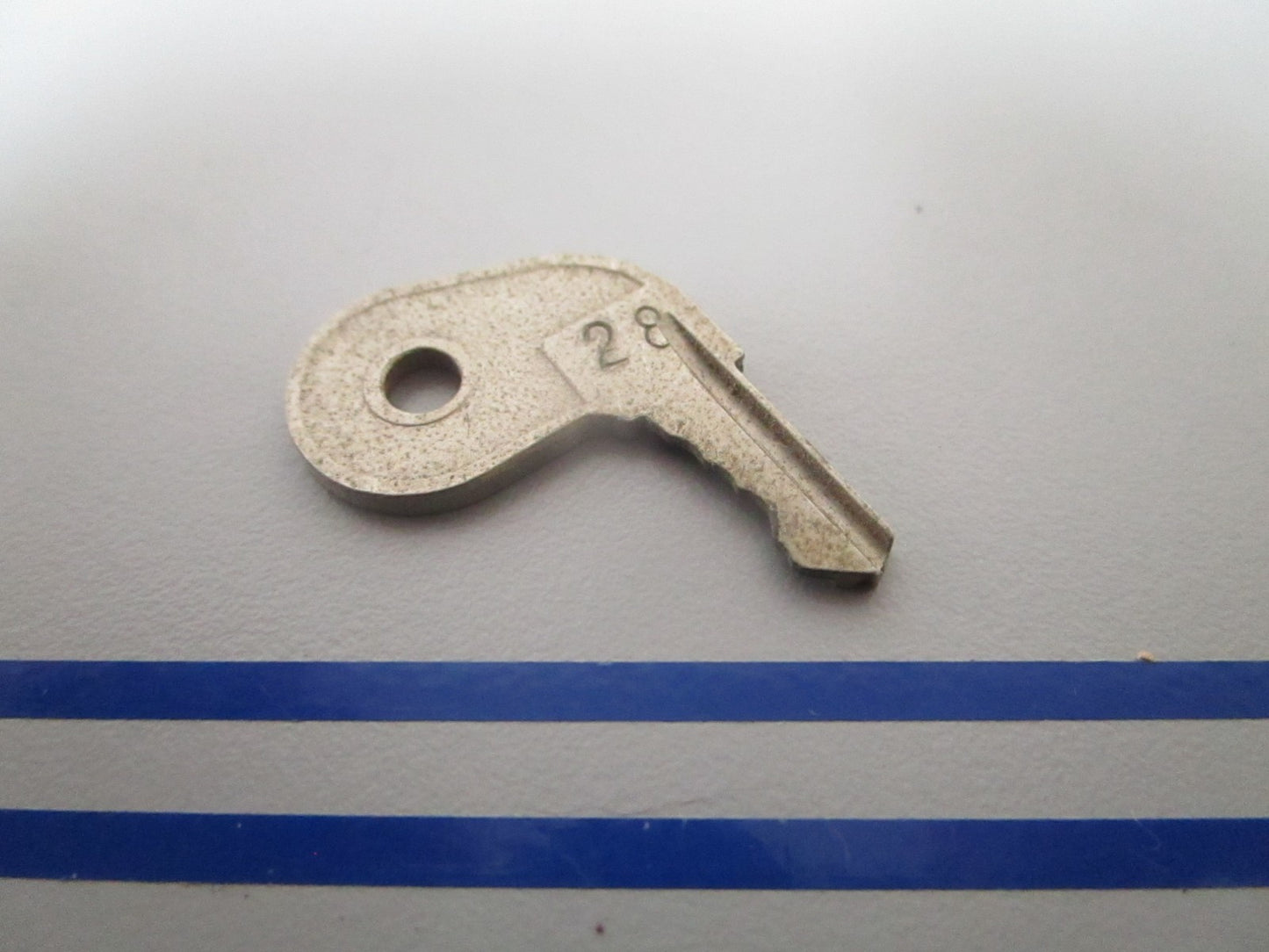 NEW OEM 501793 0501793 OMC Johnson Evinrude #28 Ignition Key 0810