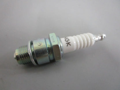 *NEW OEM* (LOT OF 8) 0820 NGK Spark Plug B8HS