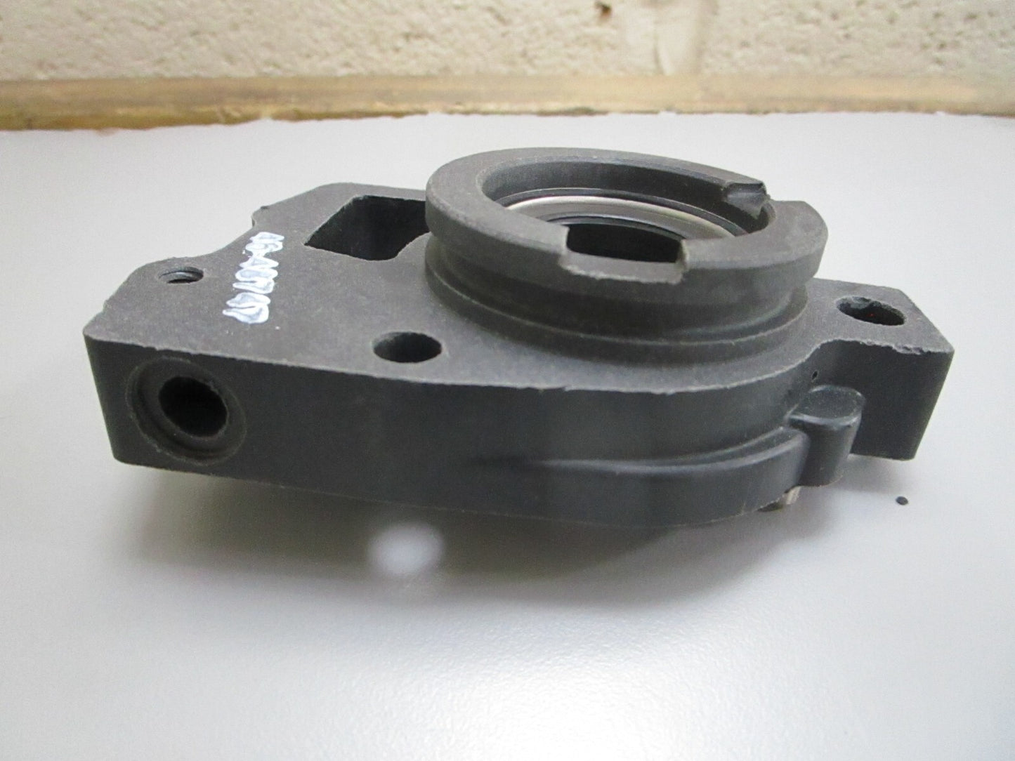 *NEW OEM* 0820 Mercury Quicksilver Water Pump Base 46-48747A 1
