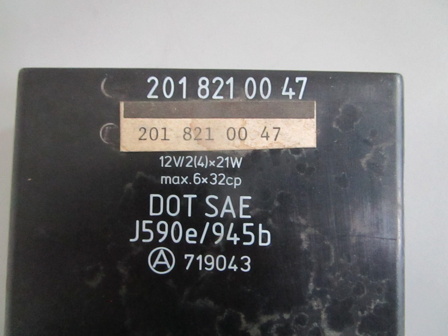 NEW OEM 2018210247 Mercedes-Benz Multi-Purpose Relay 0820