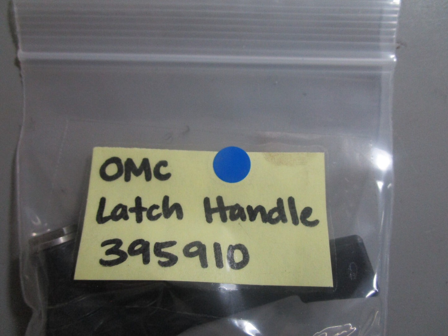 *NEW OEM* 0810 OMC Johnson Evinrude Latch Handle 395910 0395910