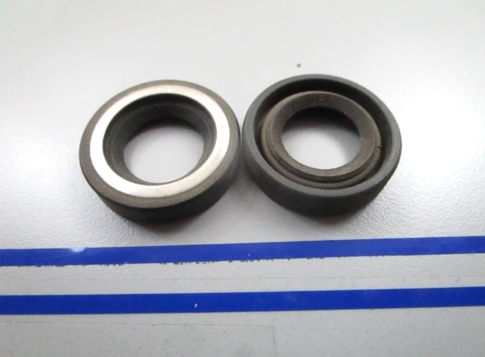 *NEW OEM* (LOT OF 2) 0810 Mercury Quicksilver OIL Seal 26-25431