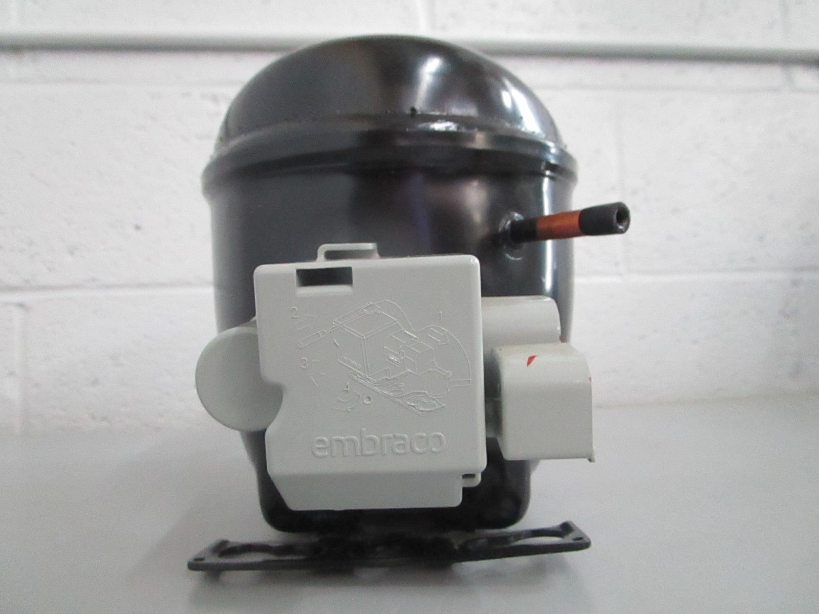 *NEW OEM* 0820 Electrolux Compressor Kit 5304475102